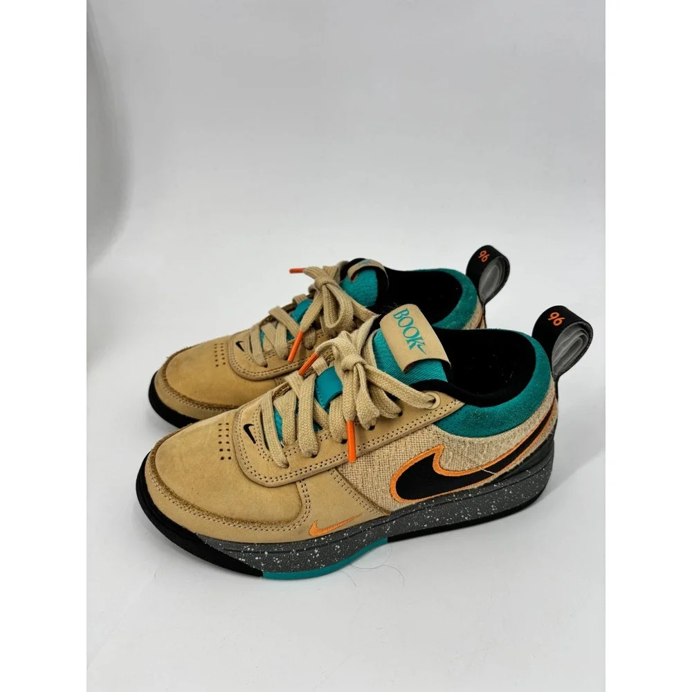 Nike book hike